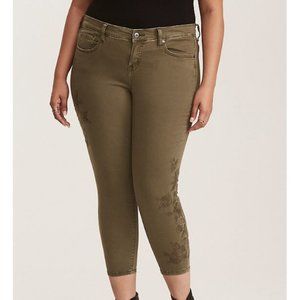 Torrid Embroidered High Rise Skinny Capri Pant Size 16
